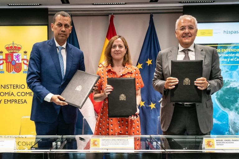 RD se une a proyecto satelital con Hispasat para fortalecer su soberanía digital